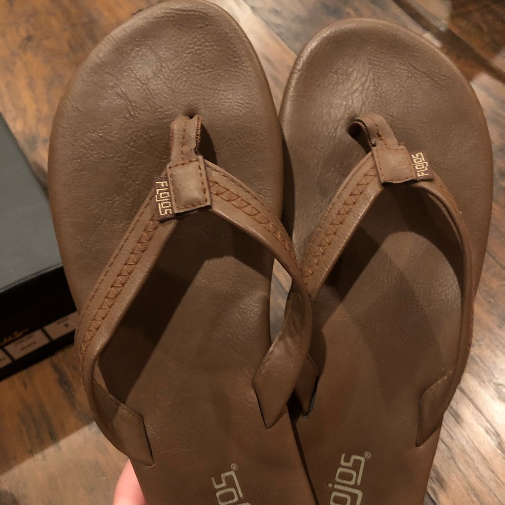Flojos flip flops